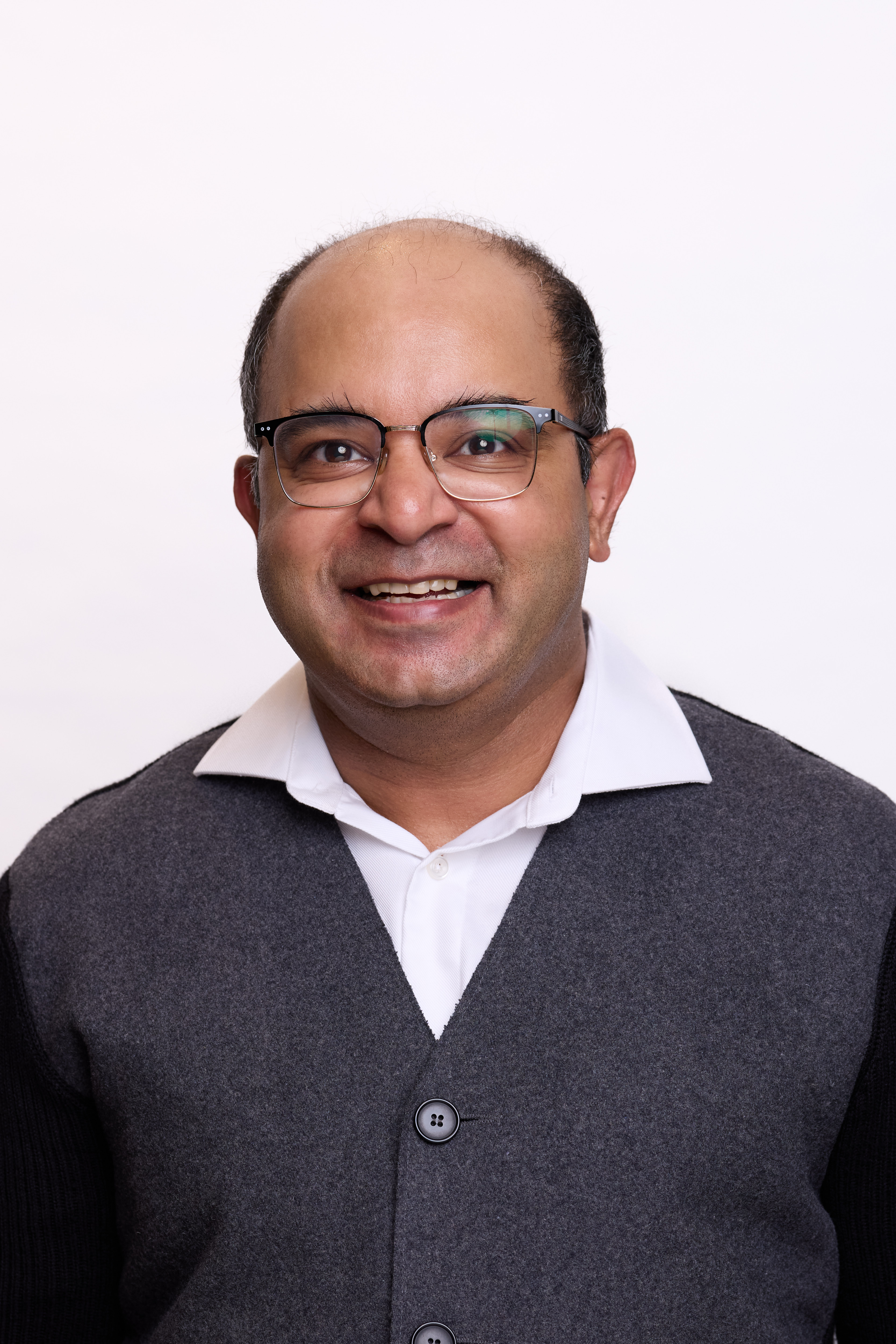 Anish Madnani, tutors in Karori